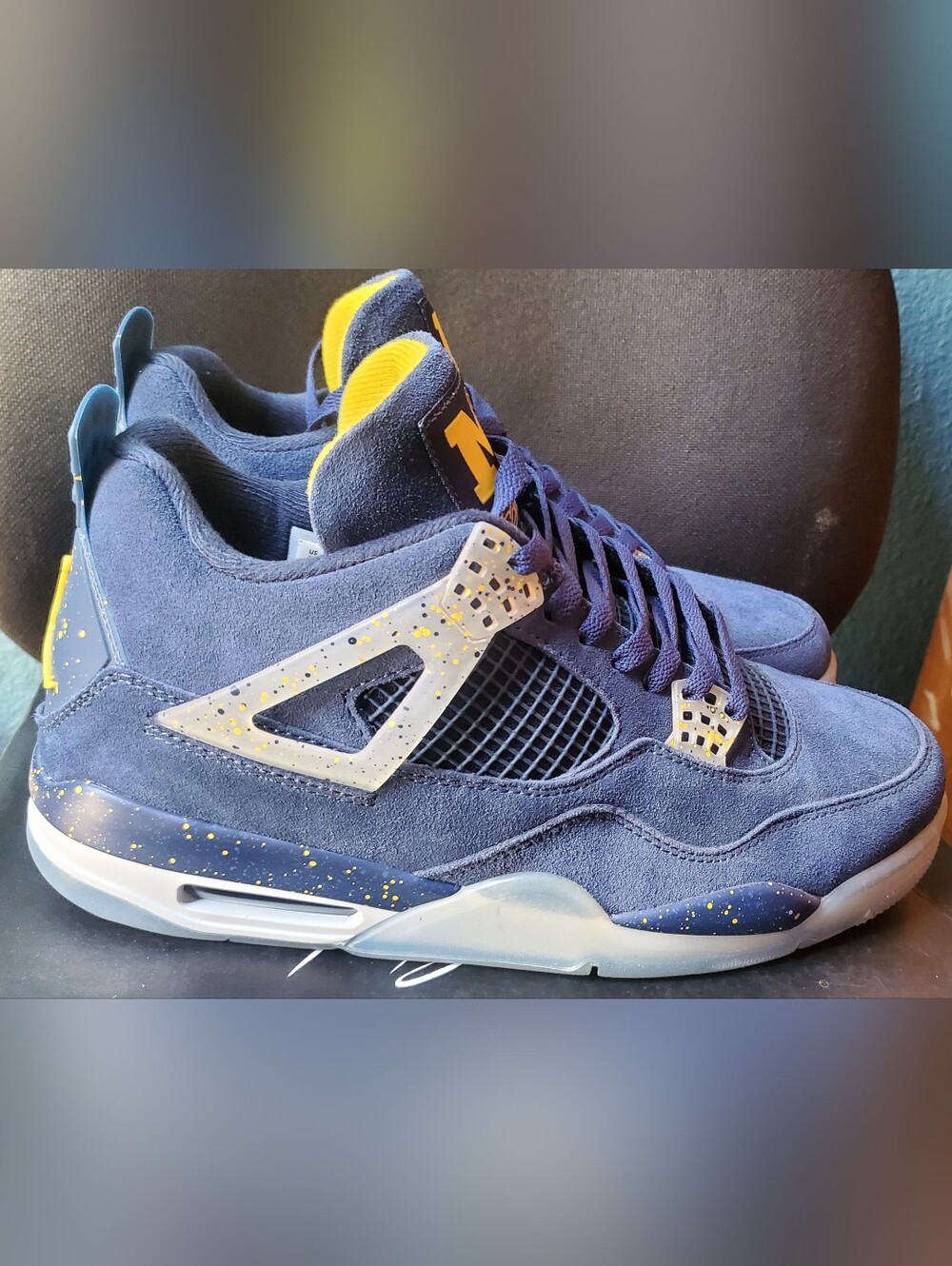 Air Jordan 4 Retro Michigan Wolverine PE. Size 10